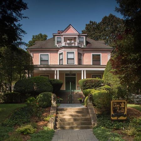 The Lion And The Rose Bed And Breakfast Asheville Exterior foto