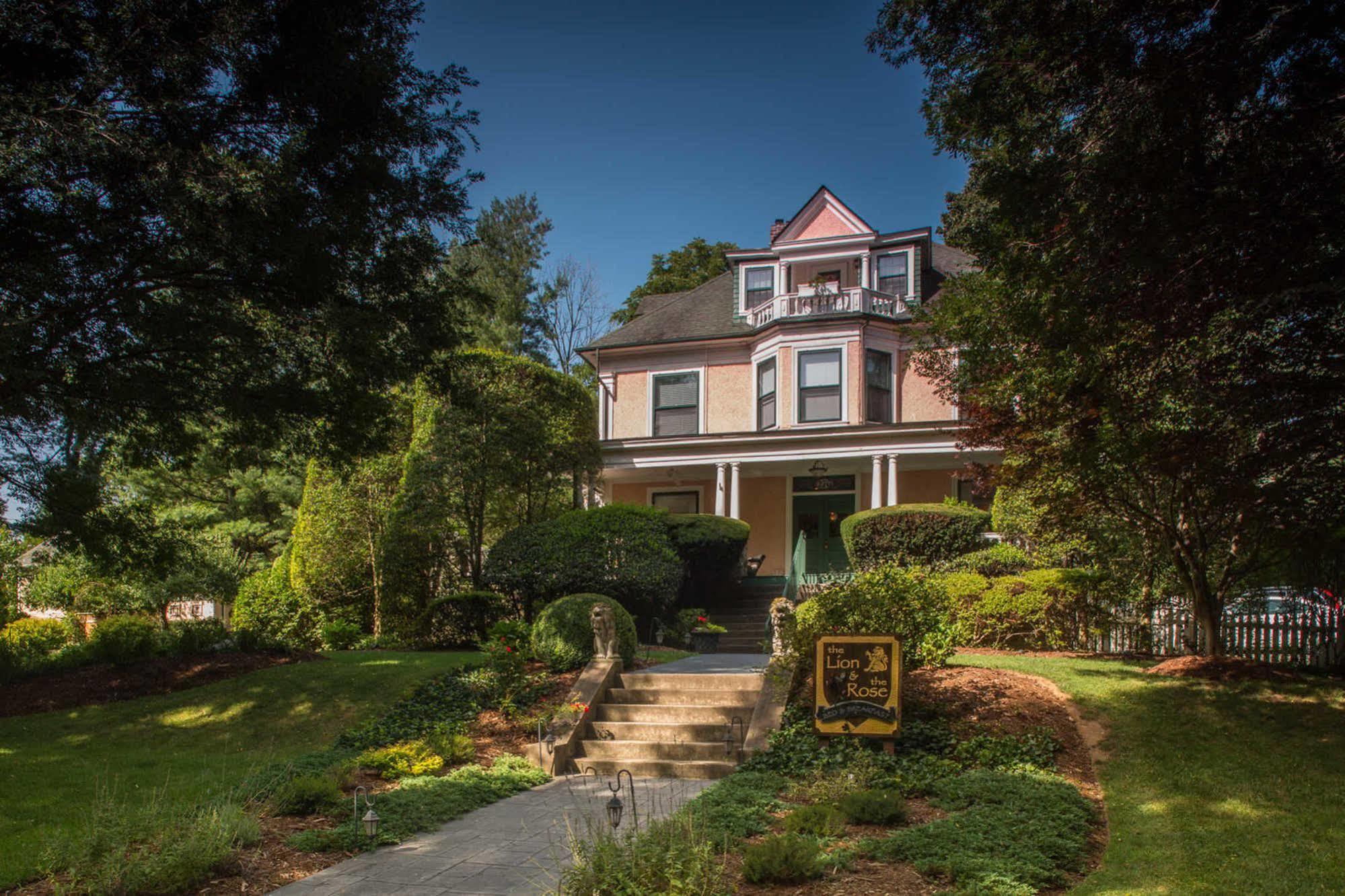 The Lion And The Rose Bed And Breakfast Asheville Exterior foto
