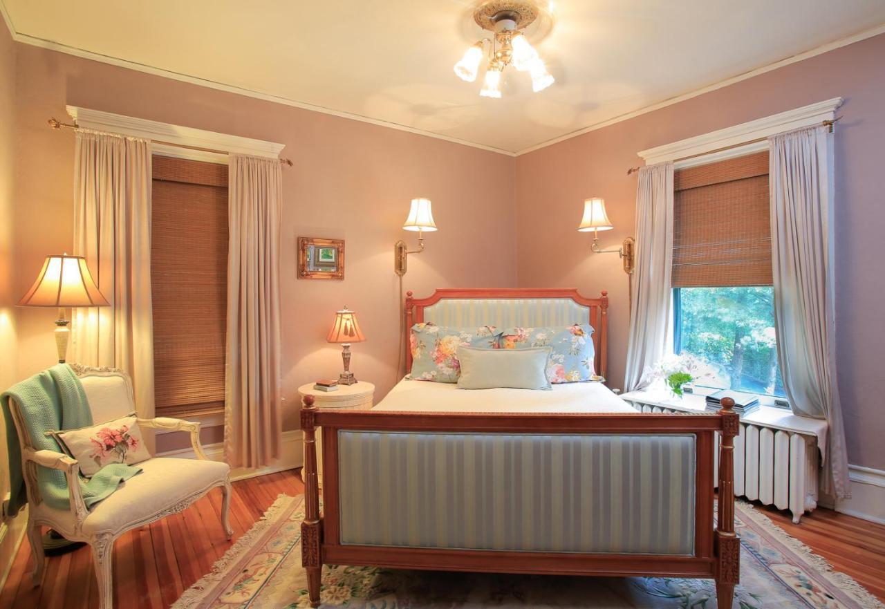 The Lion And The Rose Bed And Breakfast Asheville Exterior foto